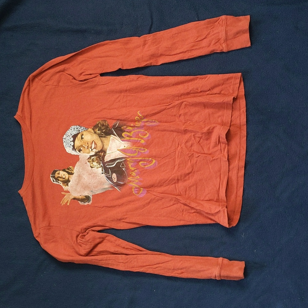 red Marry J Blige long sleeve